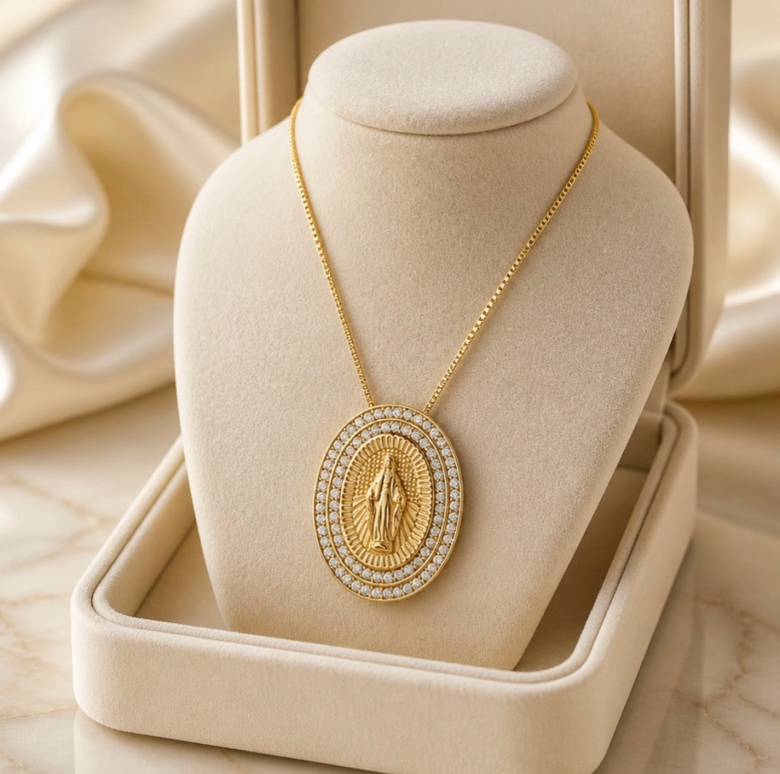 Cadena con medalla de la Virgen Milagrosa