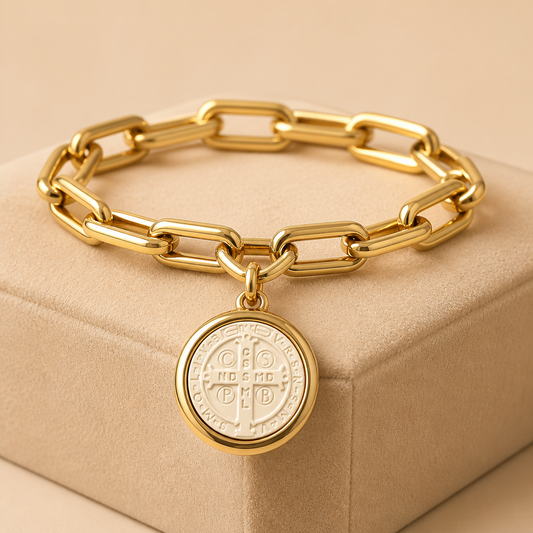 Pulsera con Medalla de San Benito en Resina