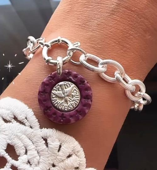 Pulsera de Acero Blanco con Medalla del Espíritu Santo en Plata y Resina