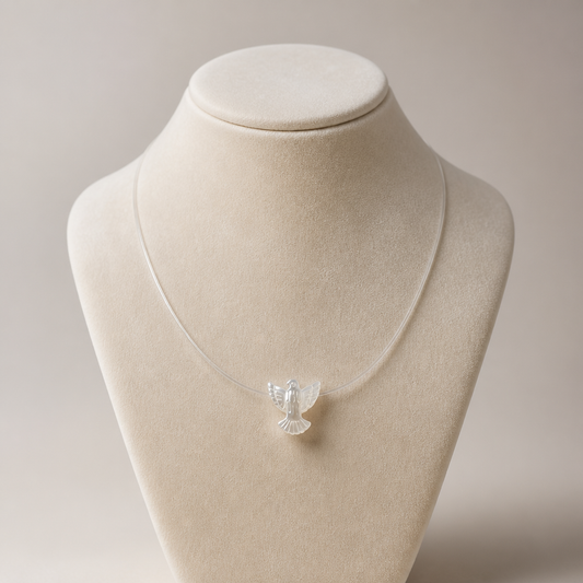 Collar de tanza con Espiritu Santo en Nacar