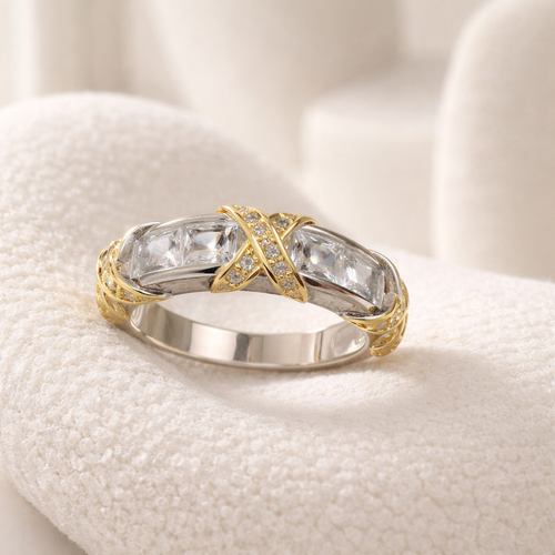 Anillo de circonias con baño de oro