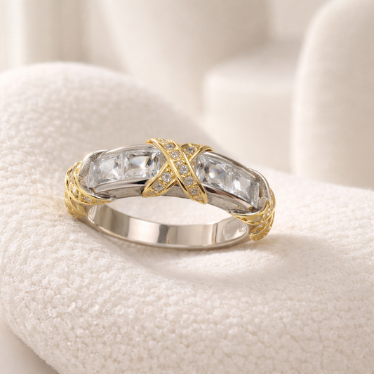 Anillo de circonias con baño de oro