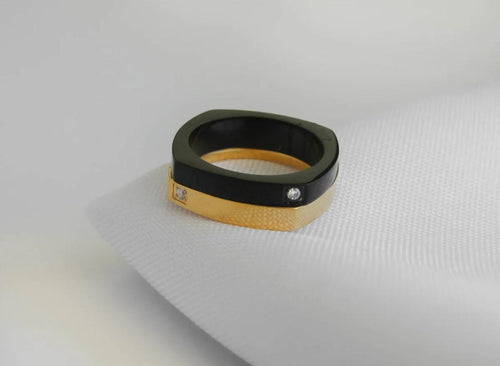 Anillo cuadrado con Circonia Nro. 7