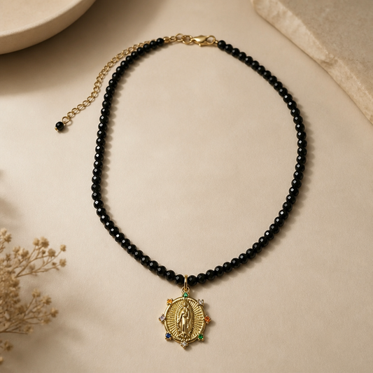 Collar cristales con Virgen de Lourdes