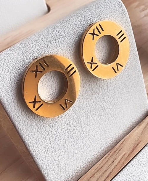 Caravanas de Acero con Números Romanos