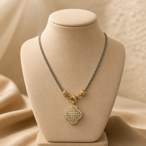 Cadena con trébol