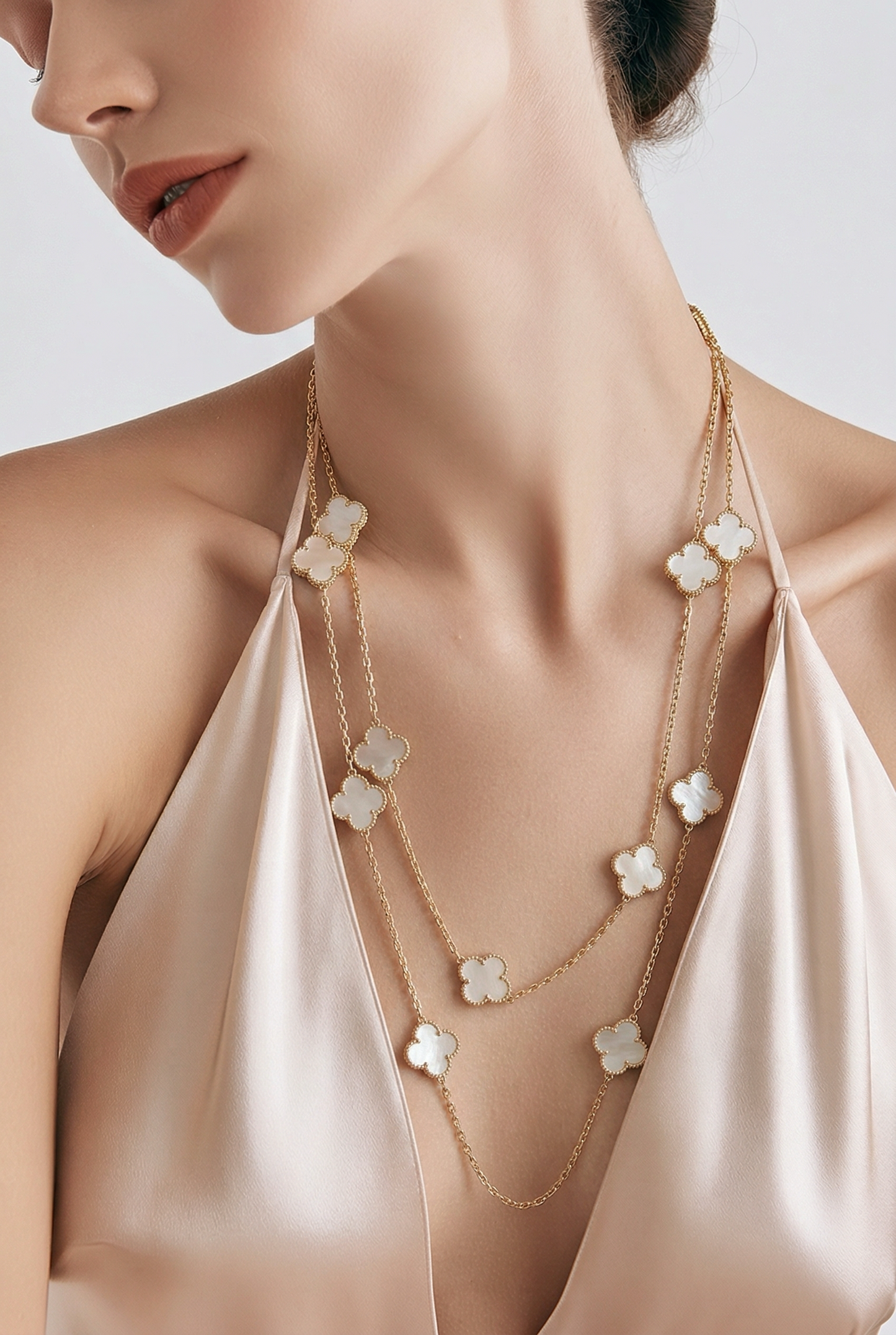 Collar de tréboles de Nacar