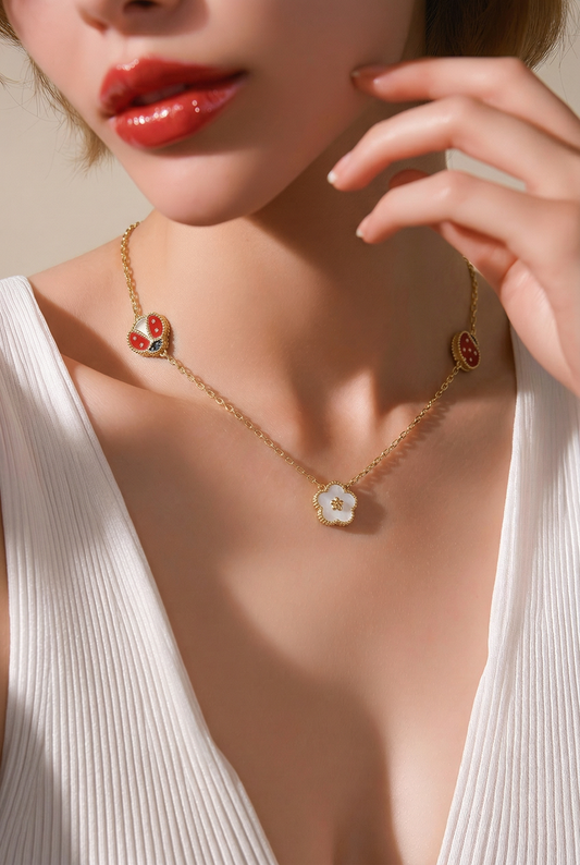 Collar de Acero bañado en Oro 18