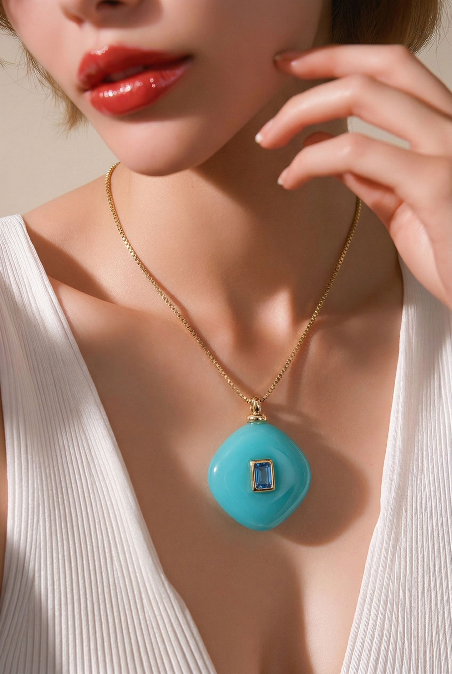 Cadena con Dije de Piedra preciosa y circonia