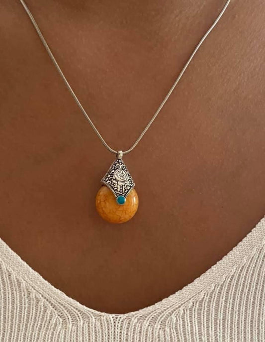 Cadena de Acero con dije de Resina y Acero