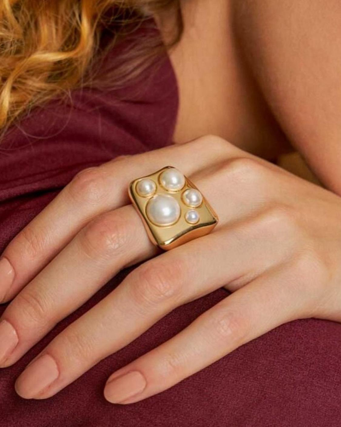 Anillo bañado en Oro 18 con perlas de rio