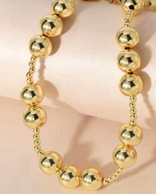 Collar de perlas bañadas en Oro 18