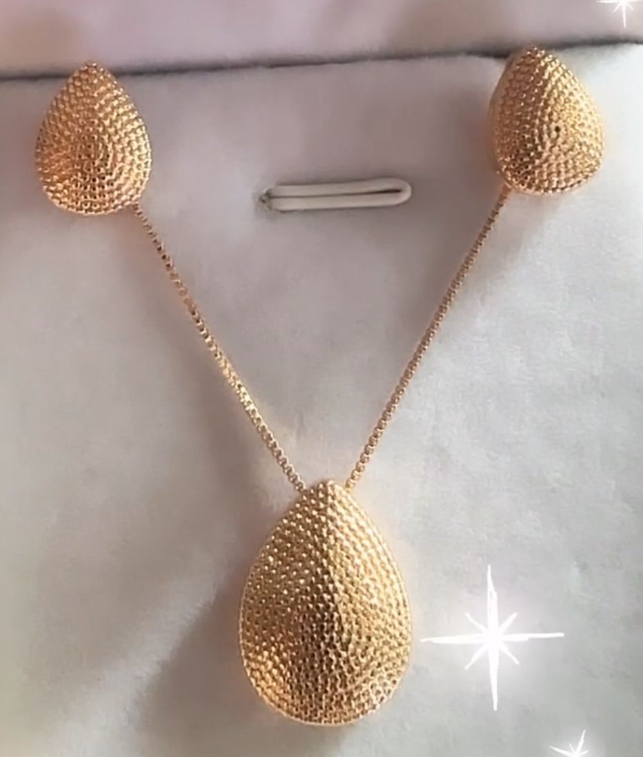 Conjunto de Acero  bañado en oro 18