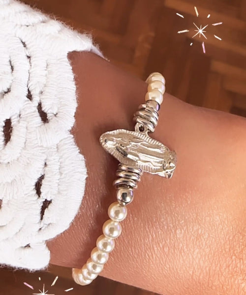 Pulseras de perlas de rio con Virgen de Guadalupe