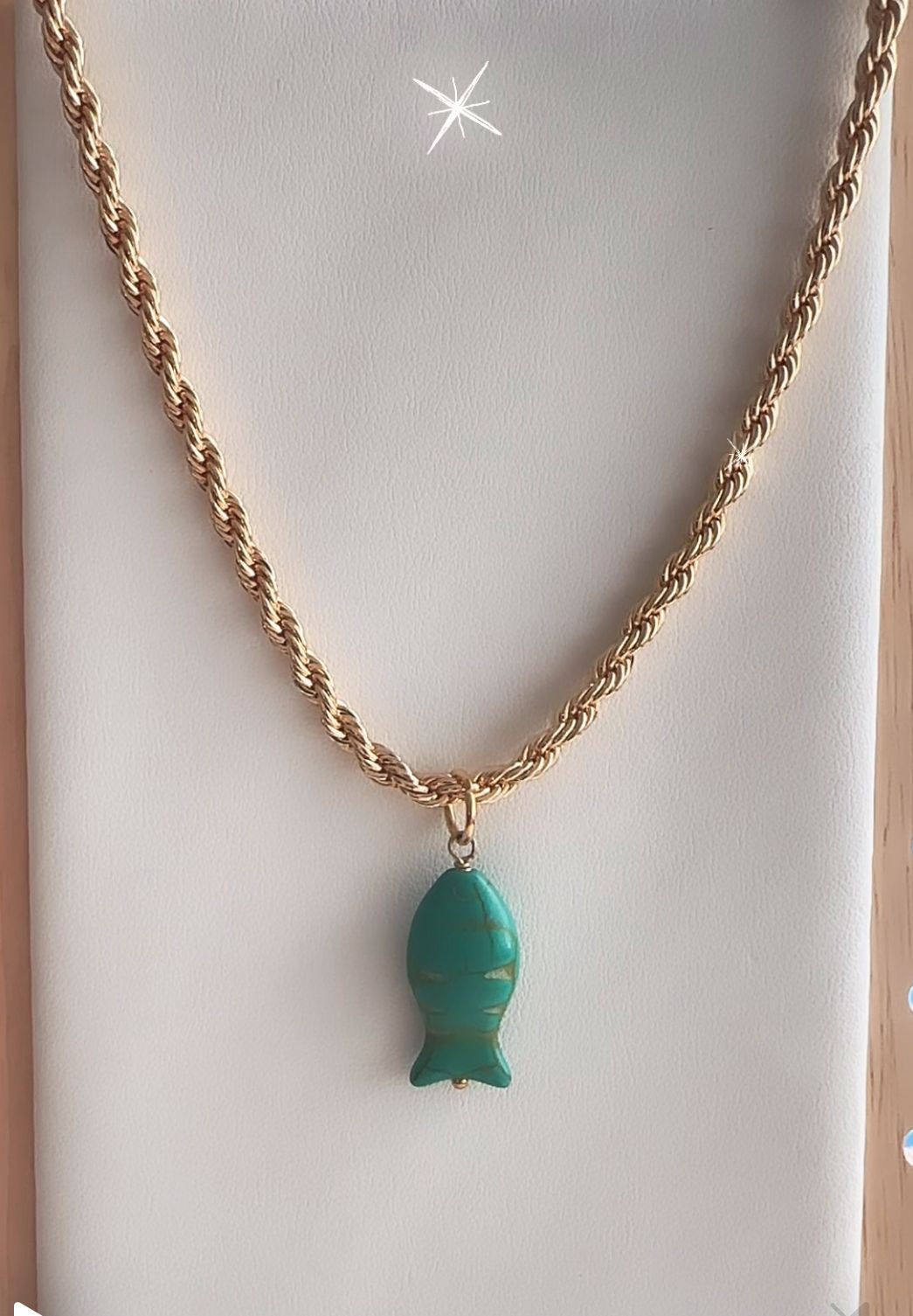 Cadena de acero con pez en resina